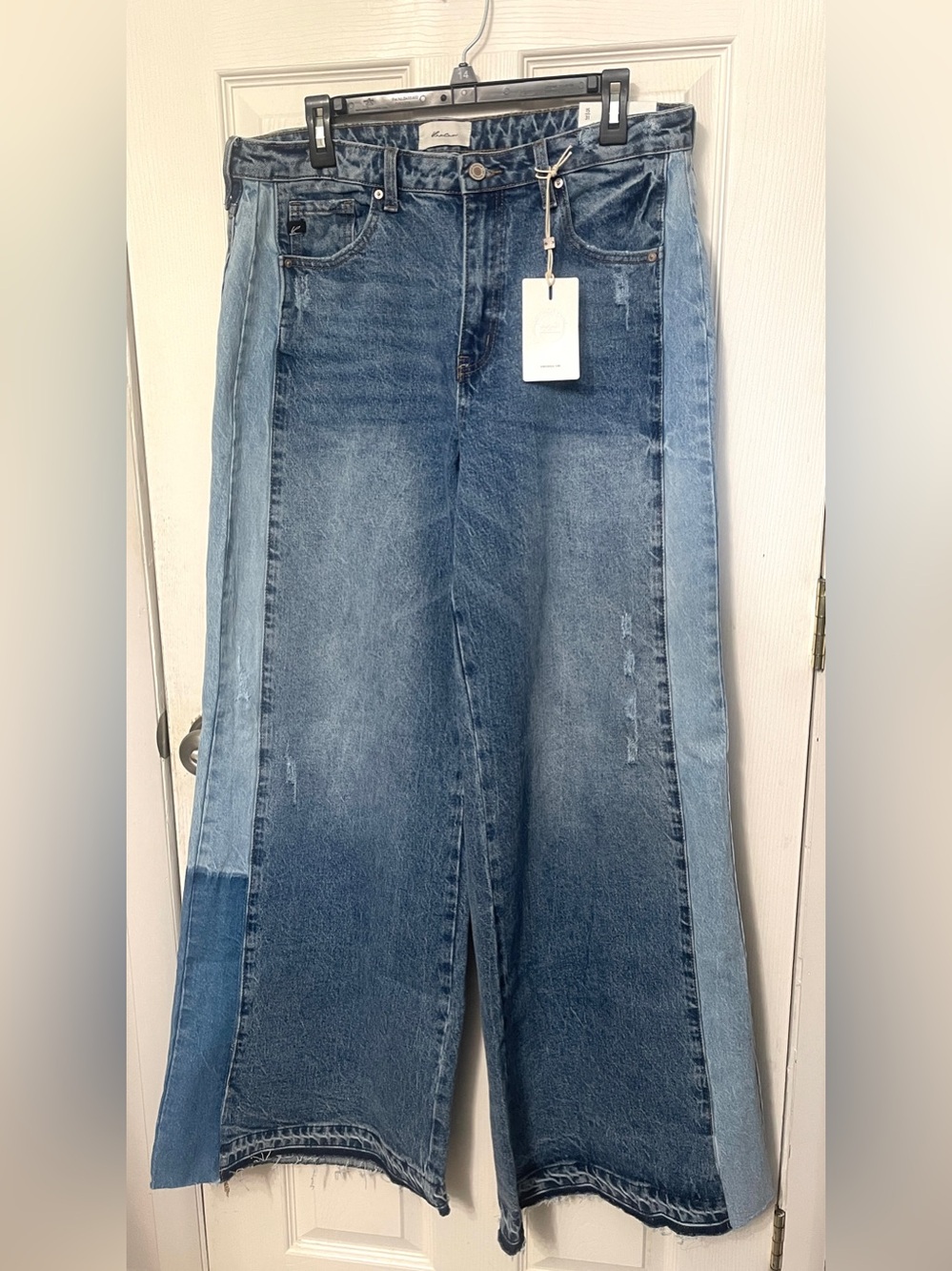KanCan Extra-Wide Leg Medium Wash High Rise Jeans Size 15 x 34” NWT - Picture 7 of 15